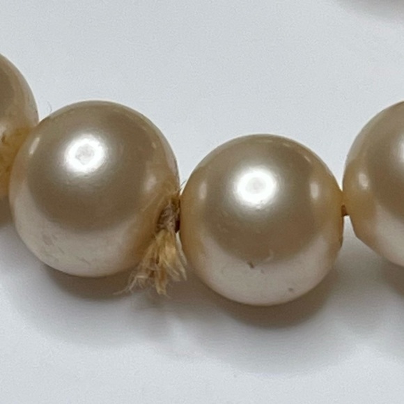 Trifari Double Strand Faux Pearl Beacelet - Picture 5 of 6